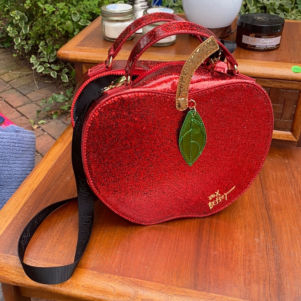 Betsy Johnson lunch bag